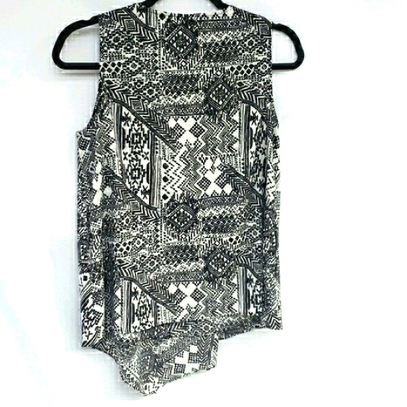 DKNYC Black Geometric Print Sleeveless Career Blouse - Picture 5 of 5